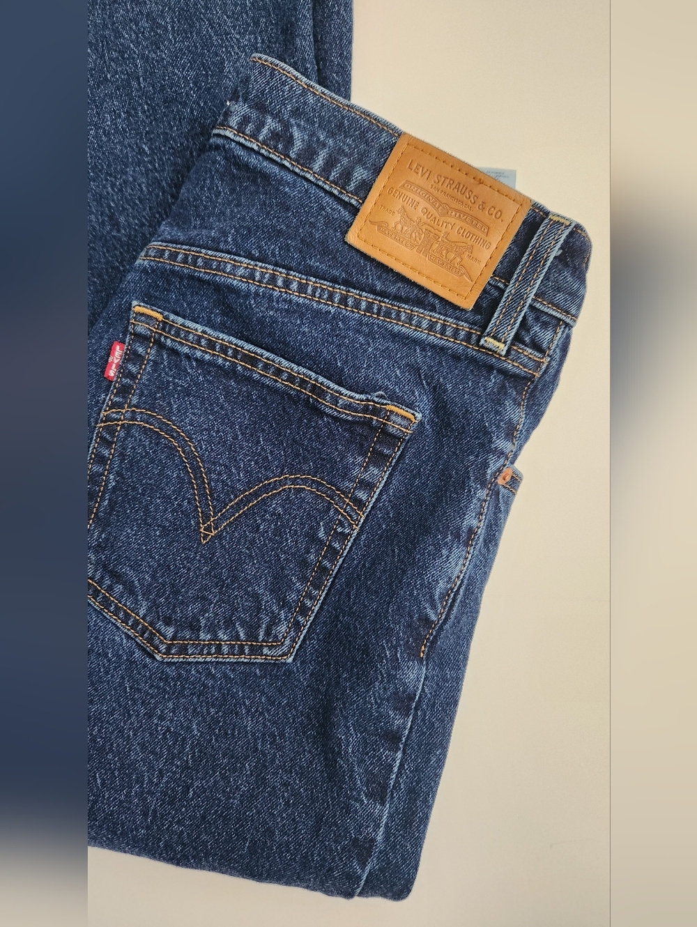 Levi's Ribcage Bell Jeans Size 31 - Picture 4 of 14